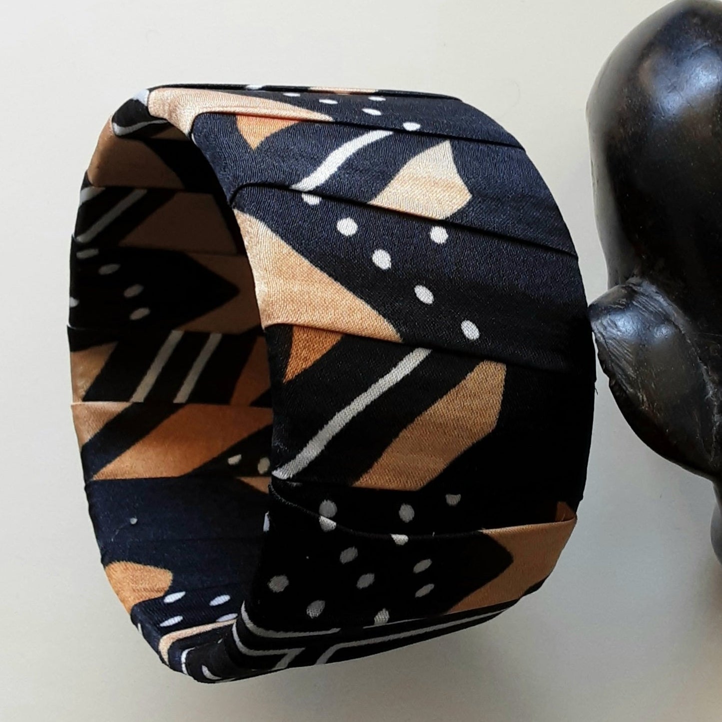 Bracelet- Manchette en tissu Wax modèle SIKA