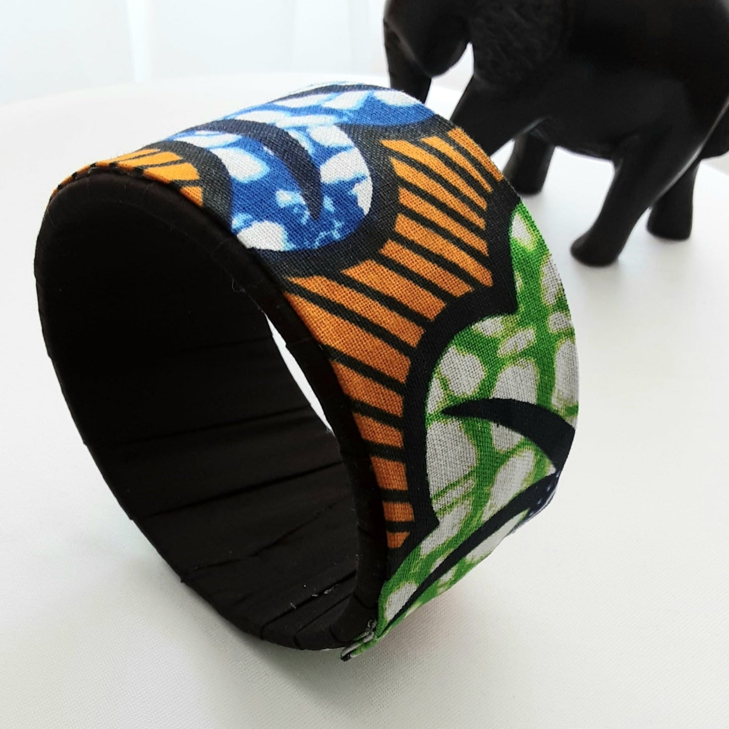 Bracelet- Manchette en tissu Wax modèle SIKA